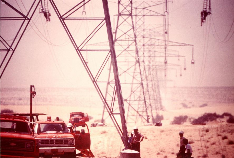 دارة الملك عبدالعزيز تاريخ الكهرباء بدأت بمولدي ن ووصلت 13 112 مدينة وقرية